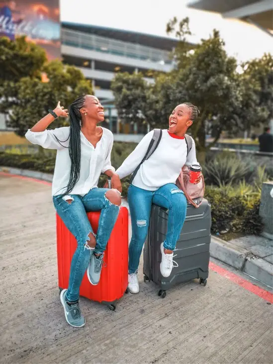 Farirai and Nyari arrive in Cape Town