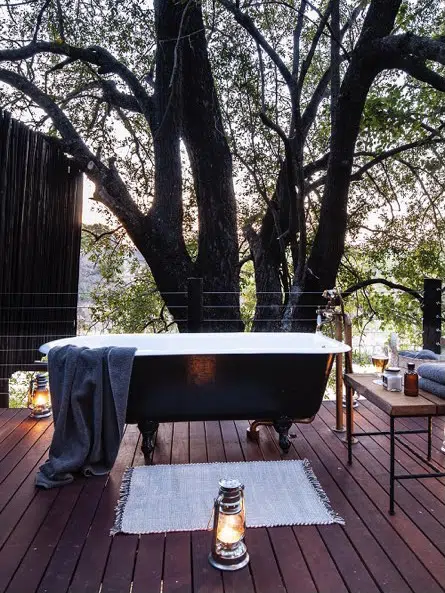 Jock Safari Lodge outdoor bath